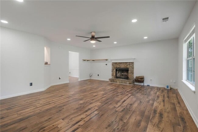 Building Photo - 2055 Amberly Glen Way