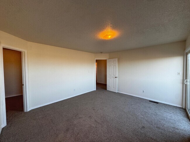 Building Photo - 8300 Bluffs Edge Pl NW