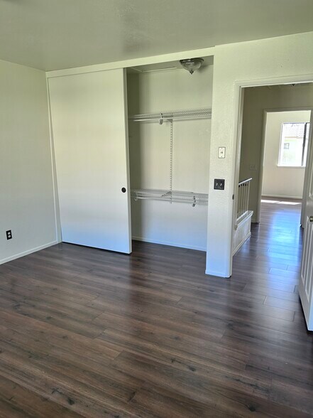 Building Photo - 781 Danville Dr