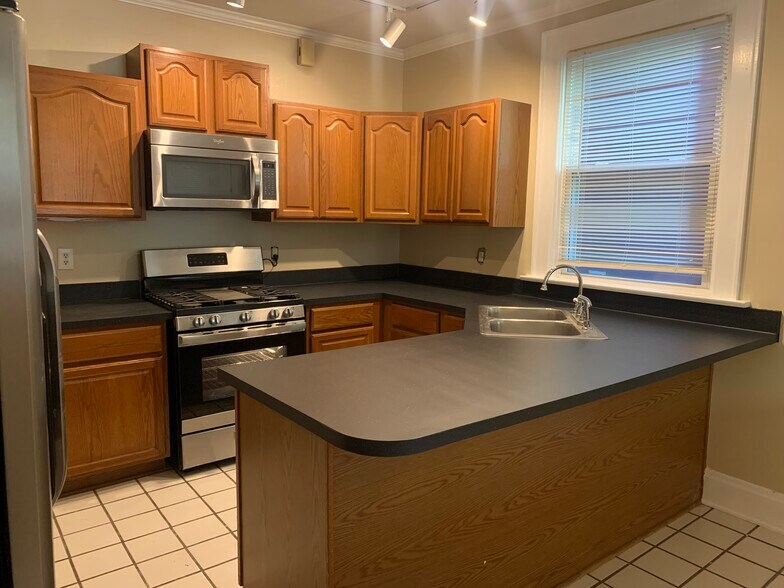Kitchen - 154 E Gates St
