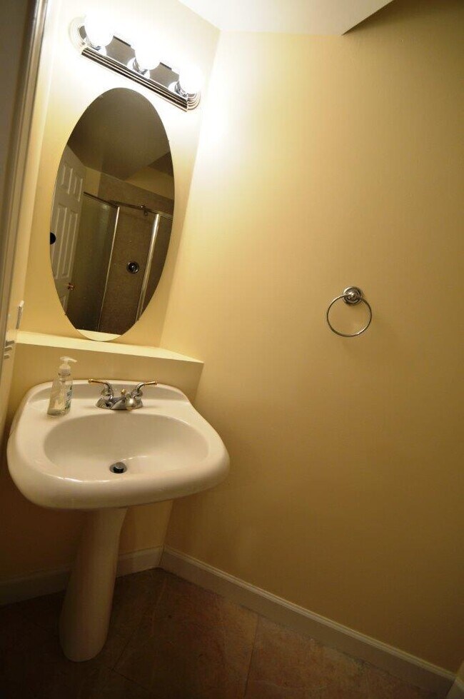 Building Photo - 8095 Boulder Ct