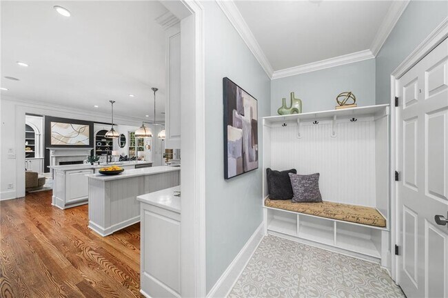 Building Photo - 4715 Westfield Dr NE