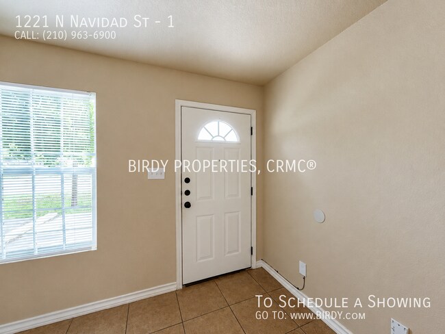 Building Photo - 1221 N Navidad St