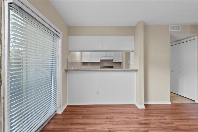 Building Photo - 1448 Silverpines Rd