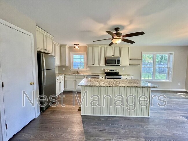 Building Photo - 5651 Dodge Dr