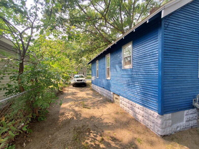 Building Photo - 2642 Riordan St