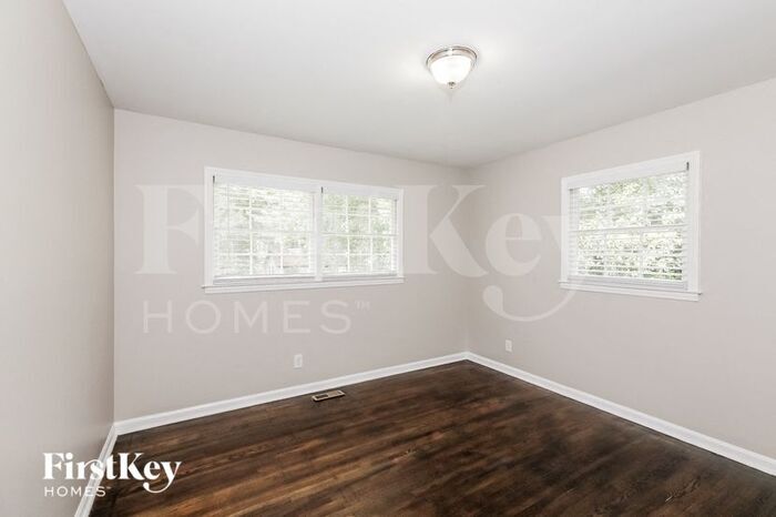 Building Photo - 2315 Briargrove Dr