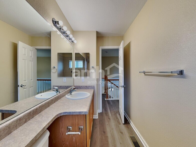 Building Photo - 9742 Jasper Dr