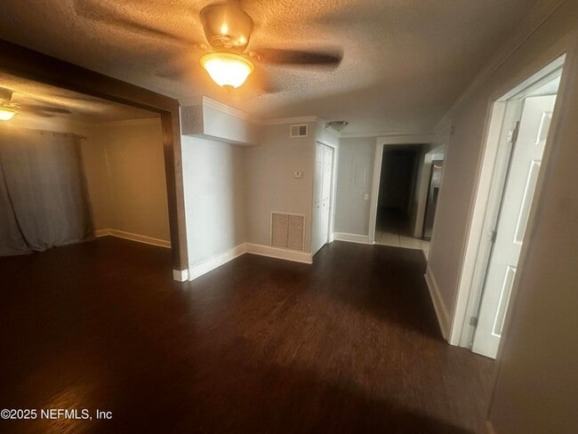 Building Photo - 2628 Myra St