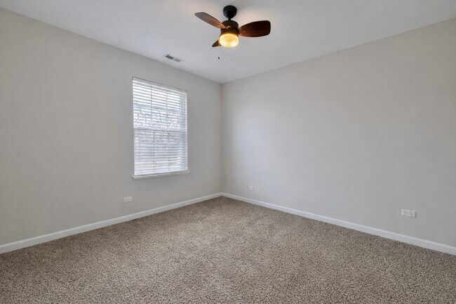 Building Photo - 2310 Shiloh Dr