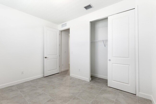 Building Photo - 6435 Seabright Ter