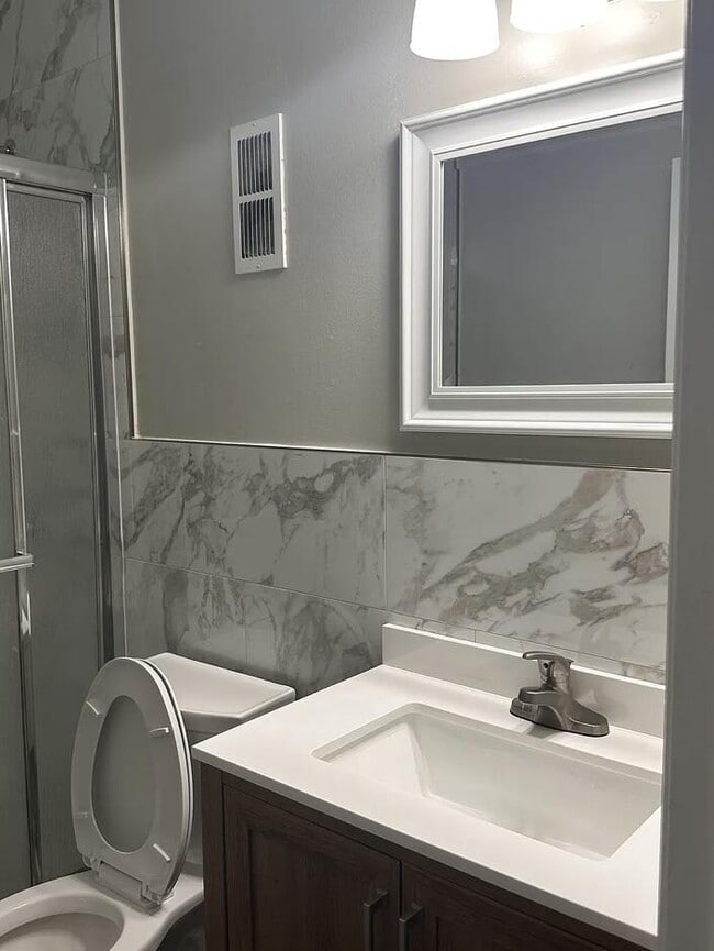 Building Photo - 3317 Oaklyn Ct