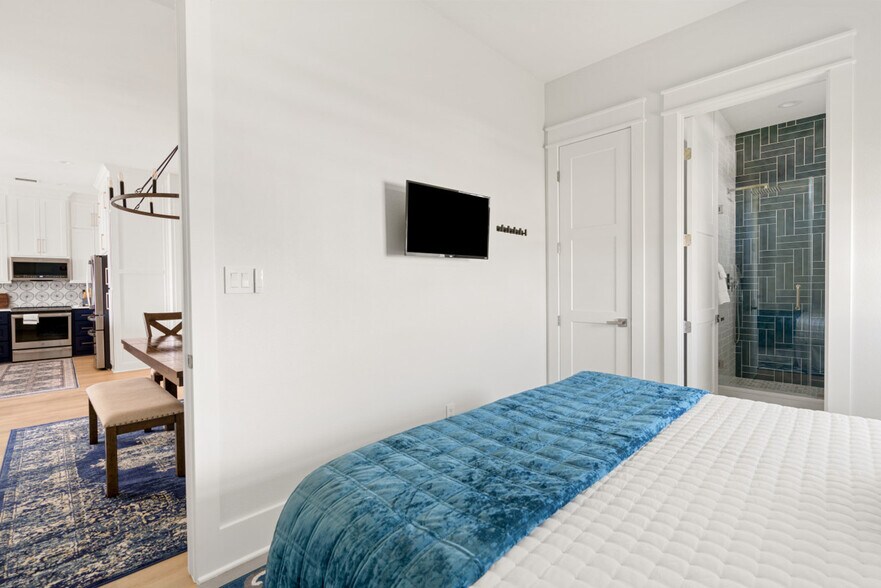 Building Photo - 867 Bowers Ln