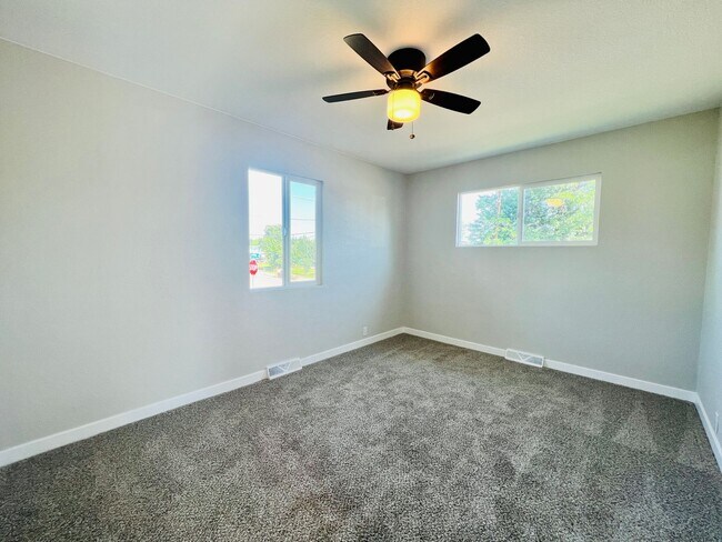 Building Photo - 702 S Wolcott Ct