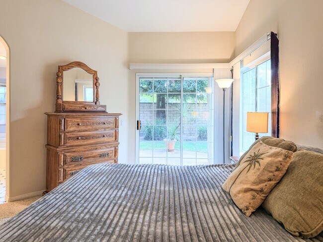 Building Photo - 2300 Bayhill Ct