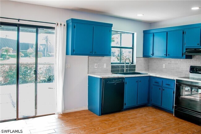 Building Photo - 148 Lake Point Ln