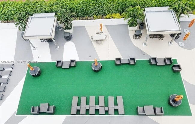 Building Photo - 1861 NW S River Dr