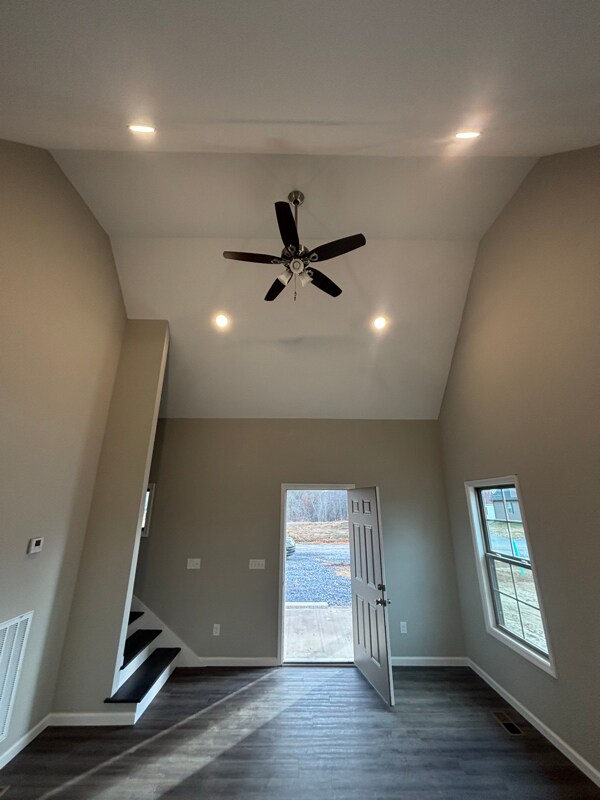 Building Photo - 163 Apache Ln