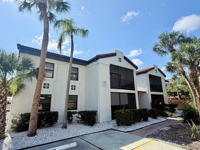 Building Photo - 2 bed 2 bath condo in Rosemary's District