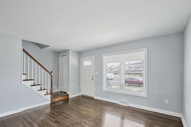 Building Photo - 3314 Wallford Dr