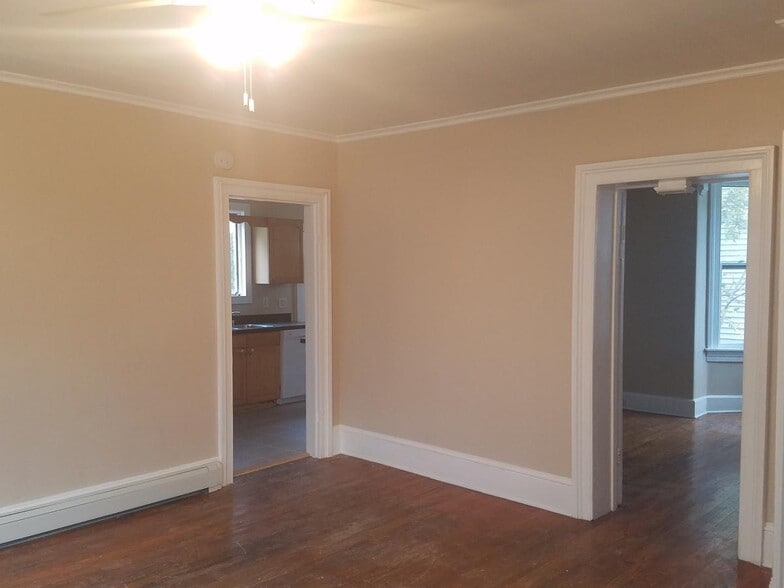 Living Room - 145 Broad St