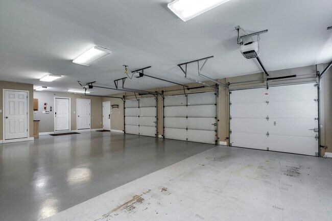 Building Photo - 209 Tooweka Trce