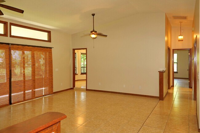 Building Photo - Belle Isle, A Spacious 3/2 Single family h...