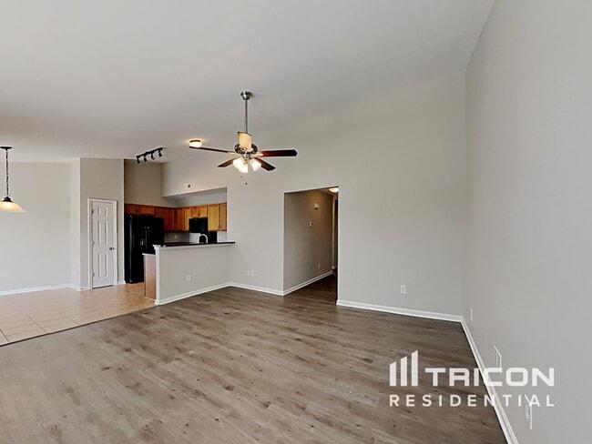 Building Photo - 206 Water Ridge Ave