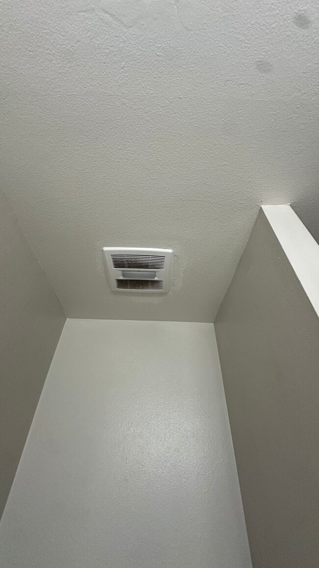 Building Photo - 2806 S Mill Ave