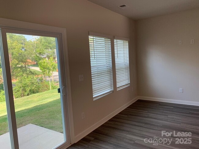 Building Photo - 2348 Belterra Dr