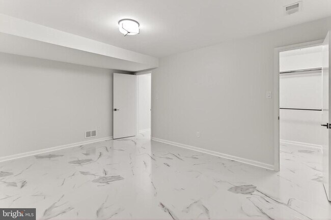 Building Photo - 6294 Dunaway Ct