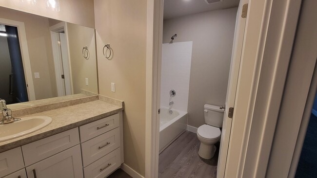 Building Photo - Cedar City 3 bed | 2 Bath | 2 Car Townhome