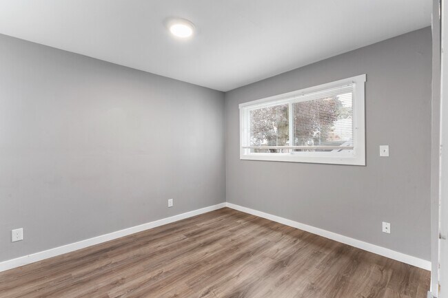 Building Photo - Modern 2-Bed Apartment in Heart of Tacoma