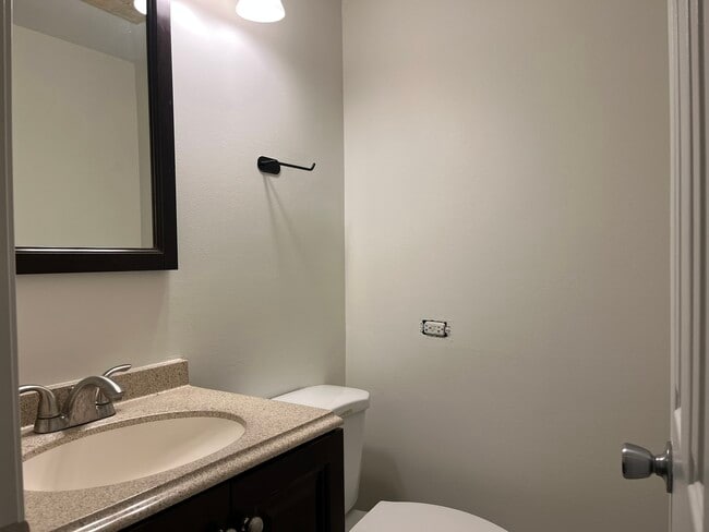 Building Photo - 9 Tower Ct