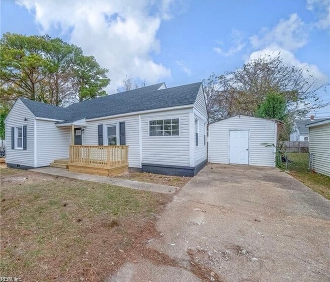 Building Photo - 15 Henry St