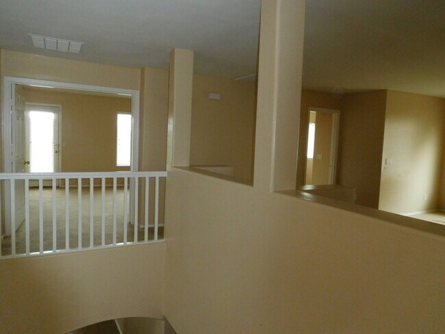 Building Photo - Huge 2700 SFT, Golf-view Community in Villages at Queen Creek!