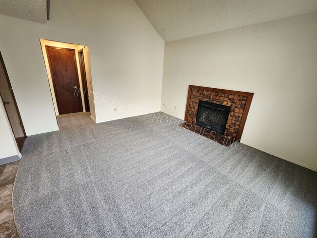 Building Photo - *1/2 OFF 1ST MONTH'S RENT PROMO* 3 Bd that Features Master on the Main with Fenced Yard, 2 Car Ga...