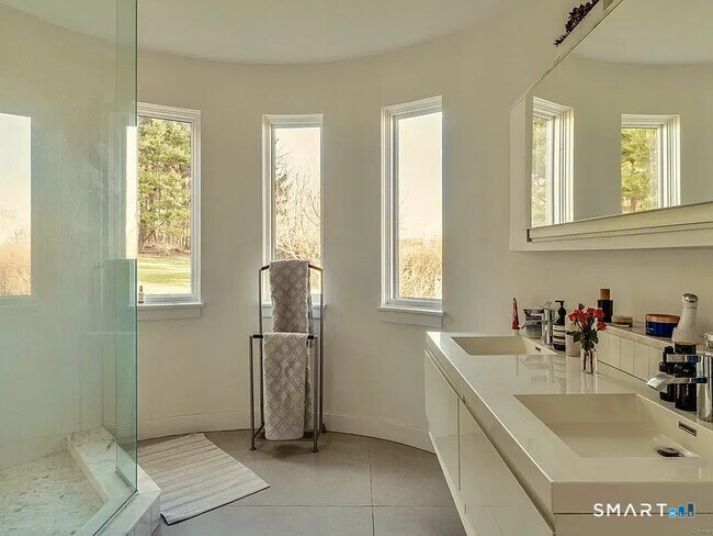 Building Photo - 187 Old Mt Tom Rd