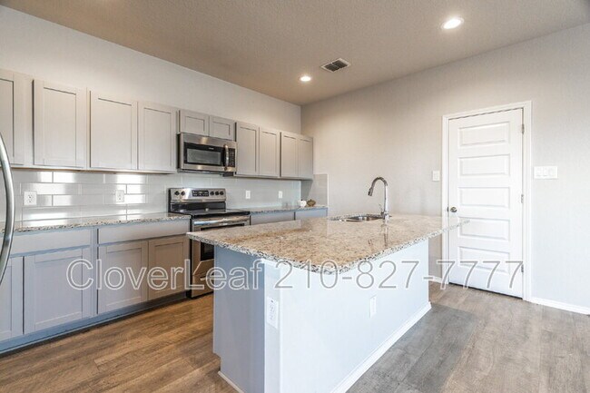 Building Photo - 3022 Del Mar Way