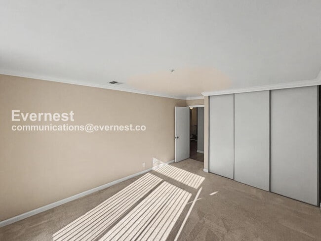 Building Photo - 3173 Wayside Plaza