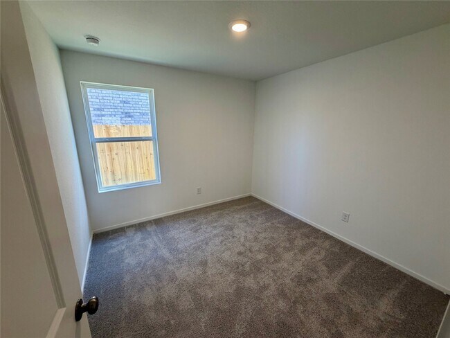 Building Photo - 28722 Bottom Grass Trl