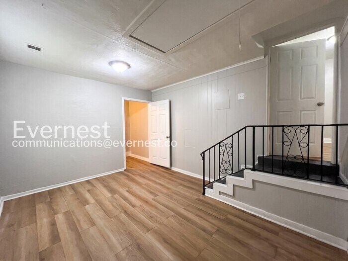 Building Photo - 905 Parkhaven Ln