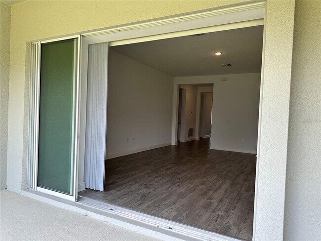 Building Photo - 15161 Lake Bessie Loop