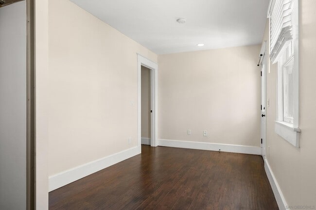 Building Photo - 2257 2nd Ave