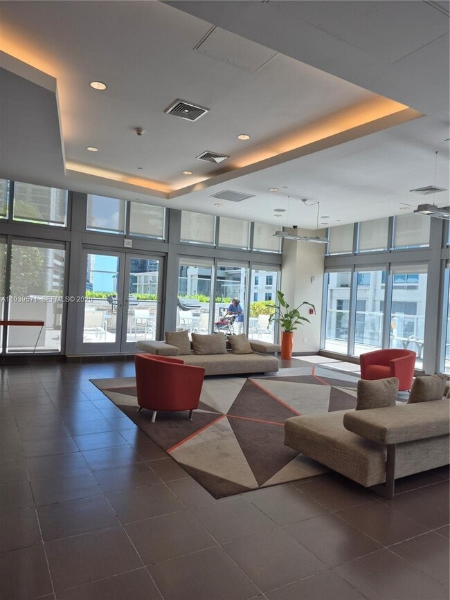 Building Photo - 1111 SW 1st Ave