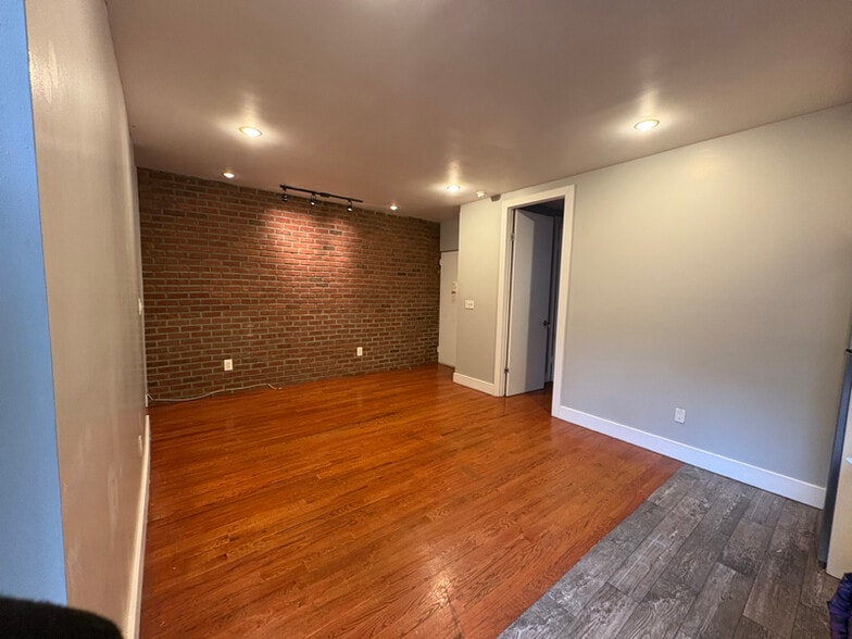 Building Photo - 235 W 146th St