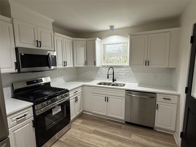 Building Photo - 6210 Delany Rd