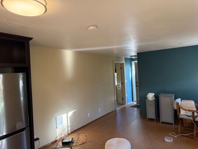 Building Photo - One bedroom in Bow