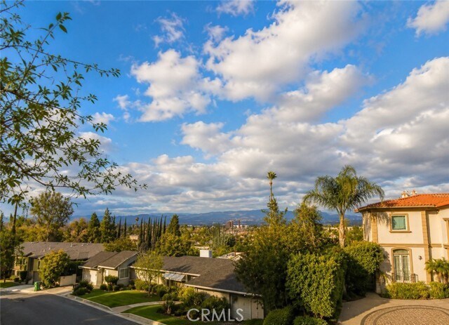 Building Photo - 18048 Karen Dr