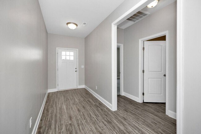 Building Photo - 153 Cherry Laurel Dr